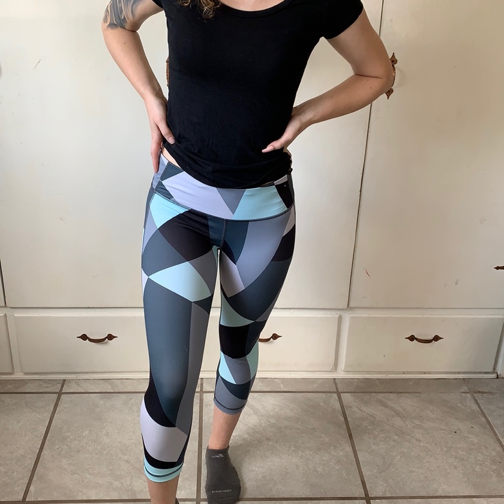 Gorgeous geometric leggings